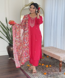 Ensemble haut, bas et dupatta pour fête indienne et pakistanaise, élégant, en coton, dhotis pour femmes, longueur au sol, vêtements de créateur tendance, vente en gros - Product Image 2