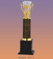 Trophées de football Crown Awards - Trophée de football doré de 6 pouces avec texte personnalisé, excellents trophées de football pour enfants