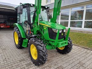 Tracteur agricole d'occasion John Deere 135 CV 6110M, machine agricole polyvalente dotée d'une boîte de vitesses, d'une pompe, d'un moteur et d'un roulement. - Product Image 2