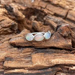 แหวนโอปอลทรงรีธรรมชาติ รับรองโดย IGI เงินแท้ 925 ทำมือ สำหรับผู้หญิง - ของขวัญงานแต่งงานและงานเลี้ยงสุดหรู - Product Image 1