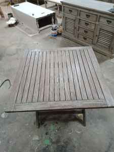 Table d'extérieur ronde en bois de teck patiné vintage 130 cm Table à manger rustique écologique pour hôtels et villas - Product Image 6