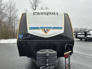 Autocaravana MINT 2025 Keystonez PASSPORT SUPER LITE 2660RL para Camping, Todoterreno, Camper Van, RV - Product Image 2