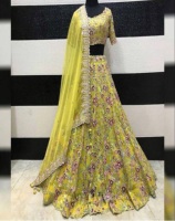 Meilleures ventes : Robe de mariée indienne et pakistanaise traditionnelle en organza de soie, richement brodée de paillettes, avec jupe en cancan et tissu Patta, longueur ras du sol