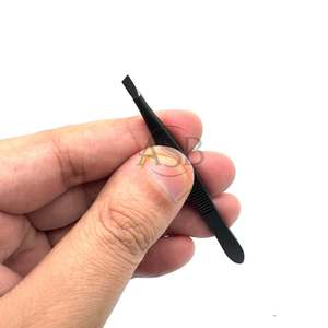 Pinza de Cejas Inclinada de Acero Inoxidable Negro Mate Personalizable, Herramienta de Belleza para Dar Forma a las Cejas y Depilación, Servicios OEM - Product Image 4