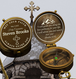 Cadeau de première Communion garçon, boussole, boussole gravée, cadeaux de mari de baptême, cadeau de Couples, cadeaux de Noël - Product Image 1