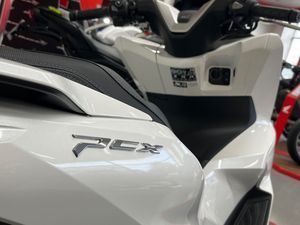ข้อเสนอประจำปี 2025 รถมอเตอร์ไซค์ฮอนด้า PCX 125 รุ่นใหม่ - Product Image 6