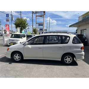 MPV familial Ipsum Perfect d'occasion à yota avec d'excellentes performances de conduite et systèmes de sécurité - Product Image 1