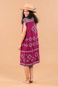 Collection unique de caftans brodés à manches courtes et au genou pour femmes, vêtements de fête, caftans brodés avec ceinture, OEM ODM - Product Image 4