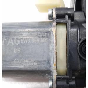 มอเตอร์ไฟฟ้าหน้าต่างด้านหน้าขวา AUDI A4 Avant (8W5) 8W0959802 (15>) - Product Image 4