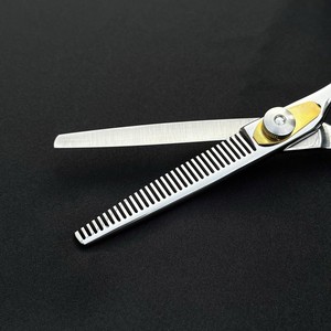 Ciseaux à cheveux japonais de 6 pouces, les mieux notés, pour la coupe et l'éclaircissement des cheveux - Product Image 6