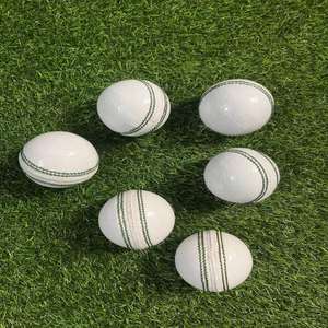 Pelotas de Críquet Personalizadas de Primera Calidad de Pakistán, Fabricantes y Proveedores, Pelota Dura de Críquet Blanca y Roja - Product Image 1
