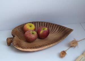 Bol en bois feuille sculpture suisse cadeau de Noël nature cuisine appartement bol fruits boisé pièce unique - Product Image 5