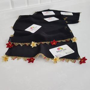 İğne oyasıçiçekli fular siyah-krmızı- krem geleneksel Al VE alşaklar kategorisinde - Product Image 1