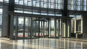 Venda Quente 2026 Novo Estilo Porta Revolvente Automática em Liga de Alumínio para Edifícios Comerciais - Product Image 2