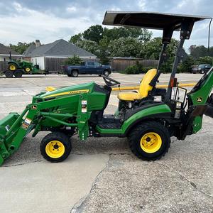 Tracteur agricole John Deeere 1026R Support technique élevé pour équipement agricole et aquacole en stock Acheter maintenant - Product Image 6