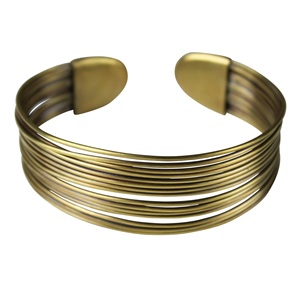 Encanto de latón macizo Joyería de moda Brazalete abierto Brazalete simple de buena calidad al mejor precio - Product Image 1