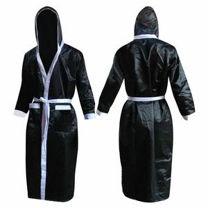 Robe de boxe sur mesure à prix de gros avec capuche pour l'entraînement de boxe, la boxe, les combats, robes noires - Product Image 1