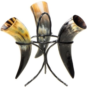 Jarra de Cerveza Vikinga Hecha a Mano, Jarra para Beber de Cuerno de Búfalo Natural, Diseño Navideño, Ecológica, Artesanal, Regalo Empresarial - Product Image 1