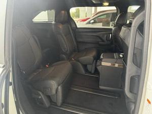 TOYOTA SIENNA PLATINUM NEUVE 7 PASSAGERS 4 CYLINDRES 5.5L 1KM 18 PLACES DIESEL TRANSMISSION AUTOMATIQUE - Product Image 2