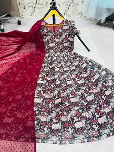 Costume Salwar en soie fabriqué à la main de créateur, robe longue pakistanaise Kameez Dupatta à la mode pour les cérémonies de mariage et de fête - Product Image 2