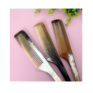 Peine de cuerno de lujo, respetuoso con el medio ambiente, herramienta hecha a mano duradera, acabado liso pulido, hecho de cuerno, perfecto para el cabello y la barba - Product Image 1