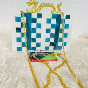 กระเป๋าถือเรซินที่มีสไตล์สำหรับผู้หญิงกระเป๋าโท้ททนทานประดับดอกไม้ศิลปะจาก Falak World Export - Product Image 2