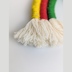 Porte-clés artisanal en macramé arc-en-ciel JNC, fabriqué à la main pour la distribution en gros de cadeaux - Product Image 4