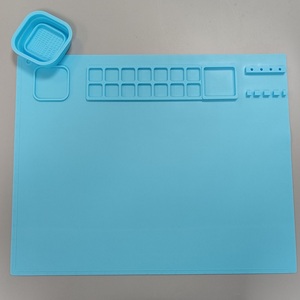 Tapis de dessin classique OEM pour enfants <span class=keywords><strong>avec</strong></span> gobelet de lavage pour pinceaux, en silicone écologique sans BPA, pour peinture sans désordre à l'école et à la maison - Product Image 6