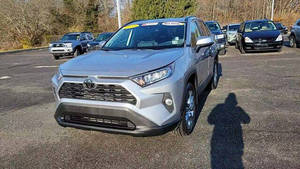 Toyota RAV4 XLE Premium AWD SUV 5 places modèle 2023 d'occasion, 100% parfaitement fonctionnel, sans accident, garantie 1 an - Product Image 2