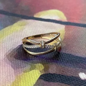 แหวนทองคำ14K พร้อมเพชรเทียมทรงกลมผลิตภัณฑ์เครื่องประดับที่สวยงาม - Product Image 2