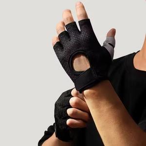 ถุงมือออกกำลังกายในยิมวัสดุชั้นนำสไตล์ใหม่สำหรับใช้งานกลางแจ้งโลโก้ตามสั่ง - Product Image 4