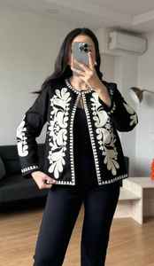 Chaqueta Corta Bordada Ucraniana Suzani Hecha a Mano para Mujer, Abrigo de Otoño 100% Algodón, Estilo Nacional - Product Image 3