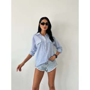 Chemise simple en popeline rayée d'été avec poches à rabat - Product Image 3