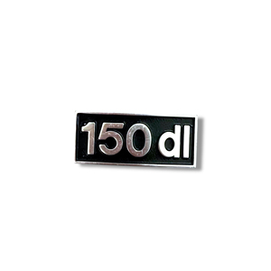 Emblema '150DL' para el protector de piernas de Lambretta DL - Product Image 1