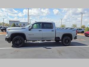 Nouveau Chevrolet Silverado 2500 4WD LTZ 2026, SUV essence, norme Euro VI, 6 places, 4x4, transmission automatique, sièges en cuir, conduite à gauche, jantes en alliage d'aluminium - Product Image 4