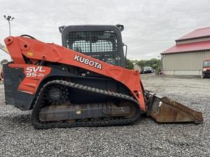 ขายส่งรถตักล้อยาง Kubota แท้จากโรงงาน ผลิตโดยผู้ผลิตแท้ รถตักขนาดกะทัดรัด 95 แรงม้า แบบนั่งขับในห้องโดยสาร รถตักตีนตะขาบสำหรับงานป่าไม้ รถตัก Kubota ลดราคา - Product Image 3