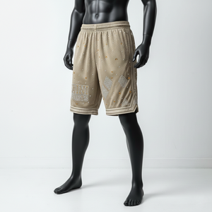 Pantalones cortos de baloncesto de malla de poliéster de 180 GSM para hombre, color beige arena, con paneles laterales con puntos de diamantes de imitación y logotipo personalizado con transferencia térmica. - Product Image 4