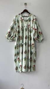 ชุดคลุมเข่าผ้าฝ้าย100% งานทำด้วยมือชุดเดรสคลุมเข่าลายหัวใจสีแดงชุดเดรสหลวมลายทางแขนพัฟผ้าทอเอวหลวมพอดีตัว - Product Image 4