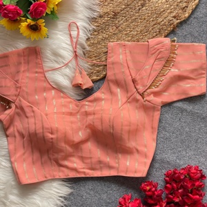 Blusa estilo cuello en V con hermoso trabajo de tubería Materiales de blusa Georgette espalda de seda abierta con manga de pasta de corte única - Product Image 3