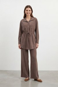 ชุดเซ็ตเสื้อและกางเกงสำหรับผู้หญิง – ชุดสองชิ้นทันสมัยสำหรับใส่ลำลองและใส่ทำงาน |   ขายส่ง |   ผลิตในตุรกี - Product Image 2