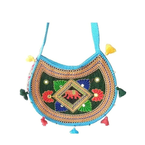 Bolsos y Carteras Bordados con Múltiples Diseños para Mujer, Moda de Bengala Occidental con Cierre de Cremallera y Precios Atractivos - Product Image 1
