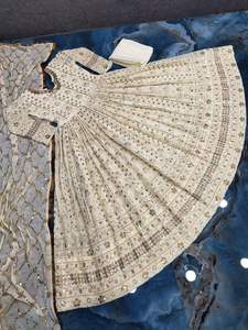 Robe de créateur en tissu imitation Georgette avec broderie lourde et séquence, manches longues entièrement cousues - Product Image 3