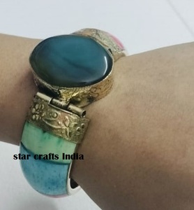 กำไลข้อมือหินธรรมชาติสำหรับผู้หญิงกำไลข้อมือทองเหลือง & กระดูก100% ทำด้วยมือ - Product Image 1