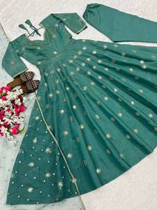 Nouveau Salwar Kameez de créateur pour femme, en soie Simmar lourde, broderie de sequins de 5 mm, moderne, séchage rapide, coupe régulière, pour soirée numérique - Product Image 6