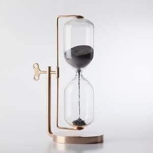 Reloj de Arena Antiguo de Metal, Perfecto para Decoración Elegante de Oficina en Casa, Sala de Estudio y Arreglos de Exhibición Interior - Product Image 3