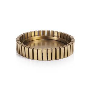 Posavasos de botella de vino de Metal con estampado decorativo elegante con acabado plateado perfecto para el aspecto de las mesas de comedor y sala de estar - Product Image 6