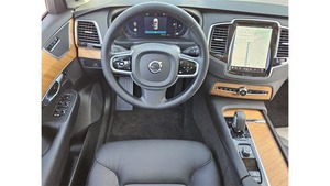 Voiture d'occasion certifiée LHD/RHD Volvo XC90 Plus 7 places AWD 2025 - Product Image 2