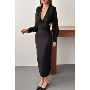 Robe noire avec manches en mousseline et détail à la taille au dos - Noir - Product Image 4