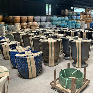 Pots d'intérieur d'extérieur en glaçure blanche 100% faits à la main Style vintage et rétro unique Vente directe de l'usine du Vietnam Matériau céramique - Product Image 6