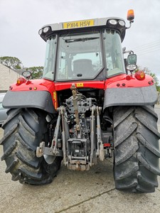 Tracteur agricole Massey Ferguson 7614 à roues, 50 CV, moteur diesel, couleur rouge, tracteur agricole d'occasion avec boîte de vitesses et pompe - Product Image 3